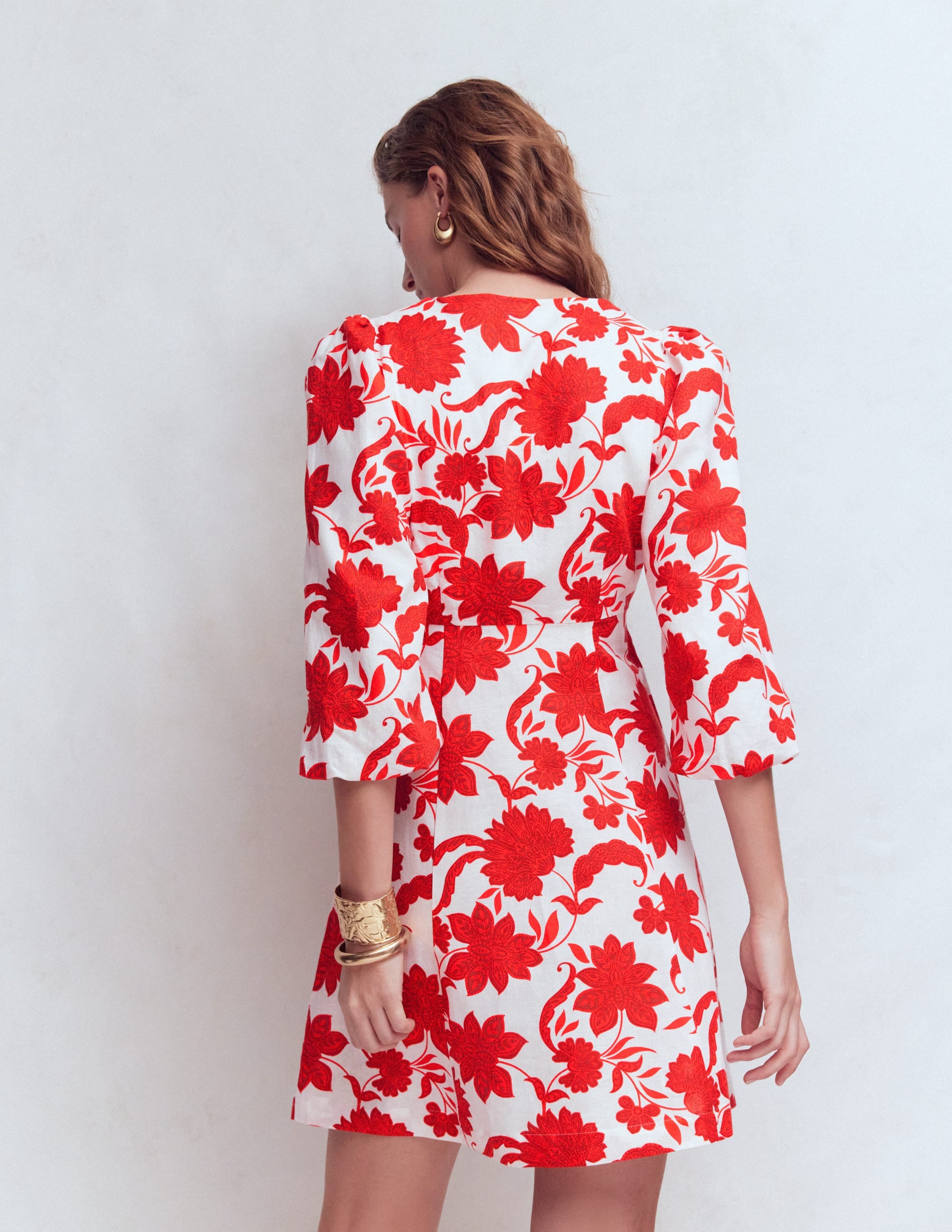 Marla Kurzes Kleid aus Leinenmischgewebe-Rot Elegante Blüten - Image 3