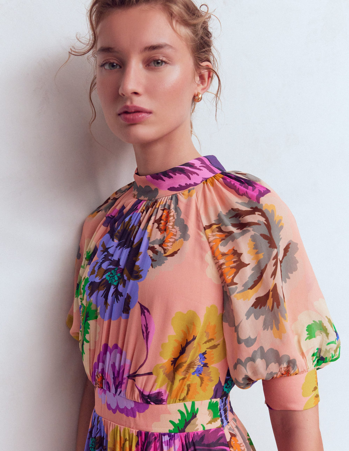 Hochgeschlossenes Kleid mit Blousonärmeln-Bunt Opulente Blüten-4