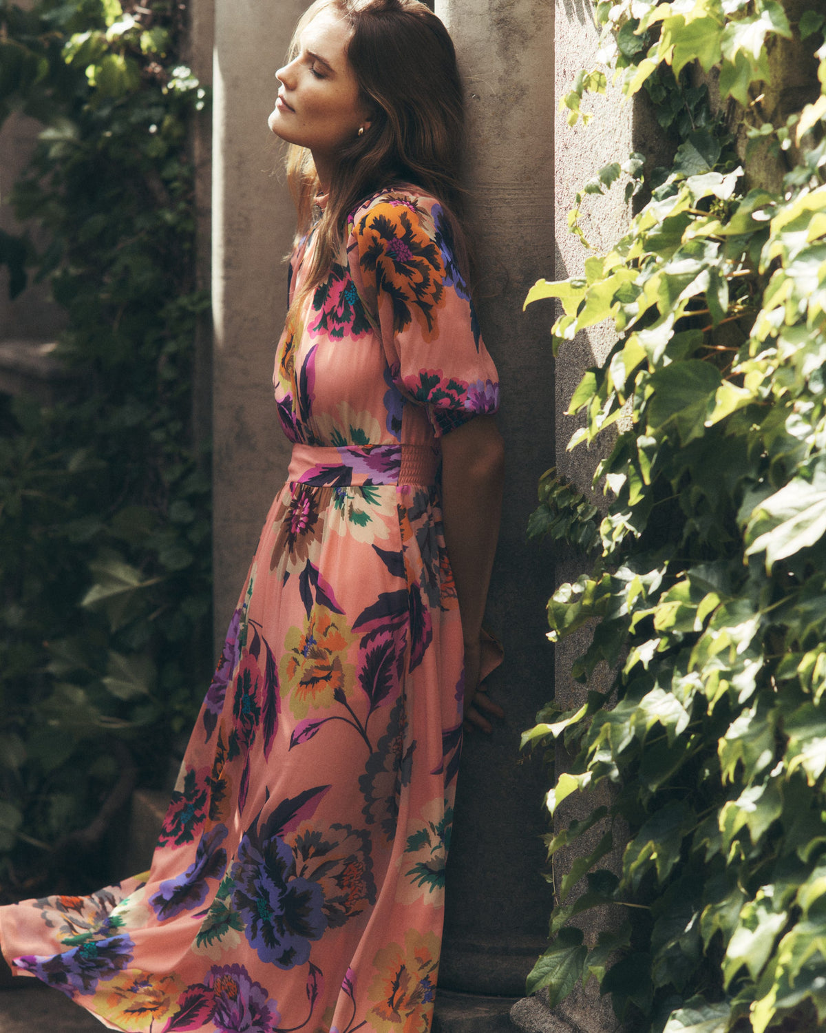 Hochgeschlossenes Kleid mit Blousonärmeln-Bunt Opulente Blüten - Image 6