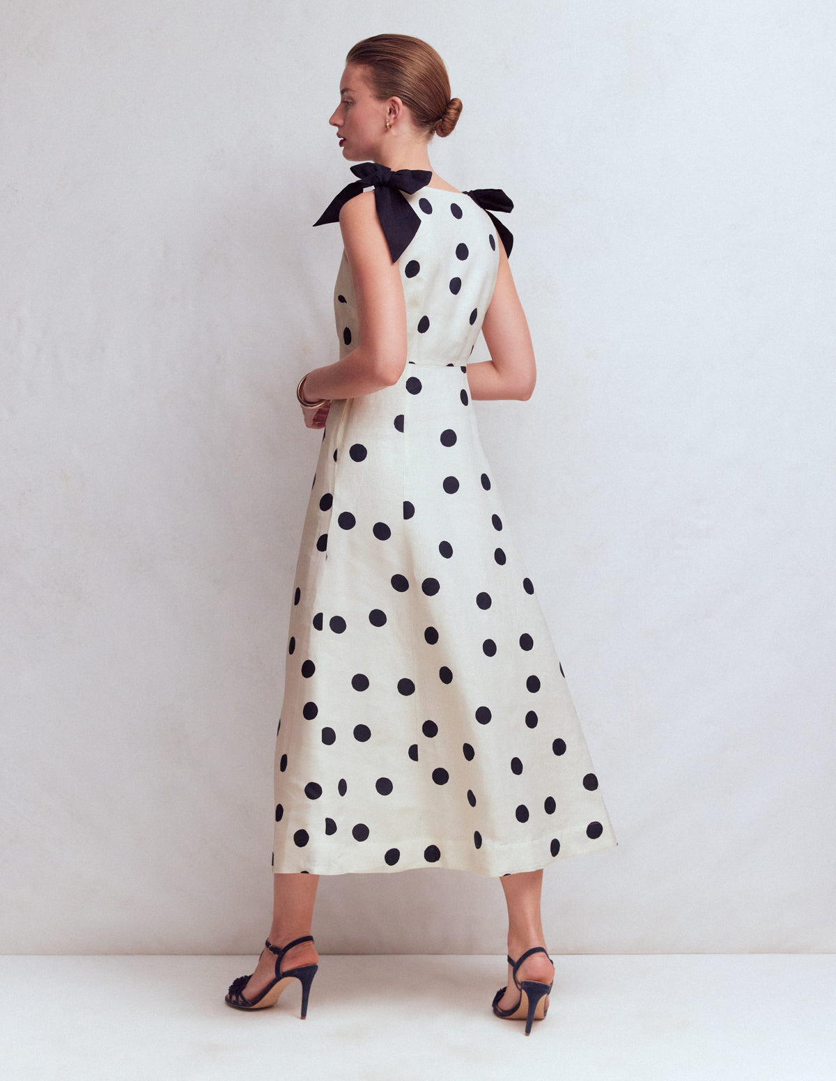 Empire-Leinenkleid mit Schleifen-Naturweiß Gemalte Tupfen - Image 3