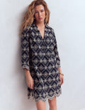 Robe courte Carmen à broderie anglaise-Broderie anglaise bleu marine