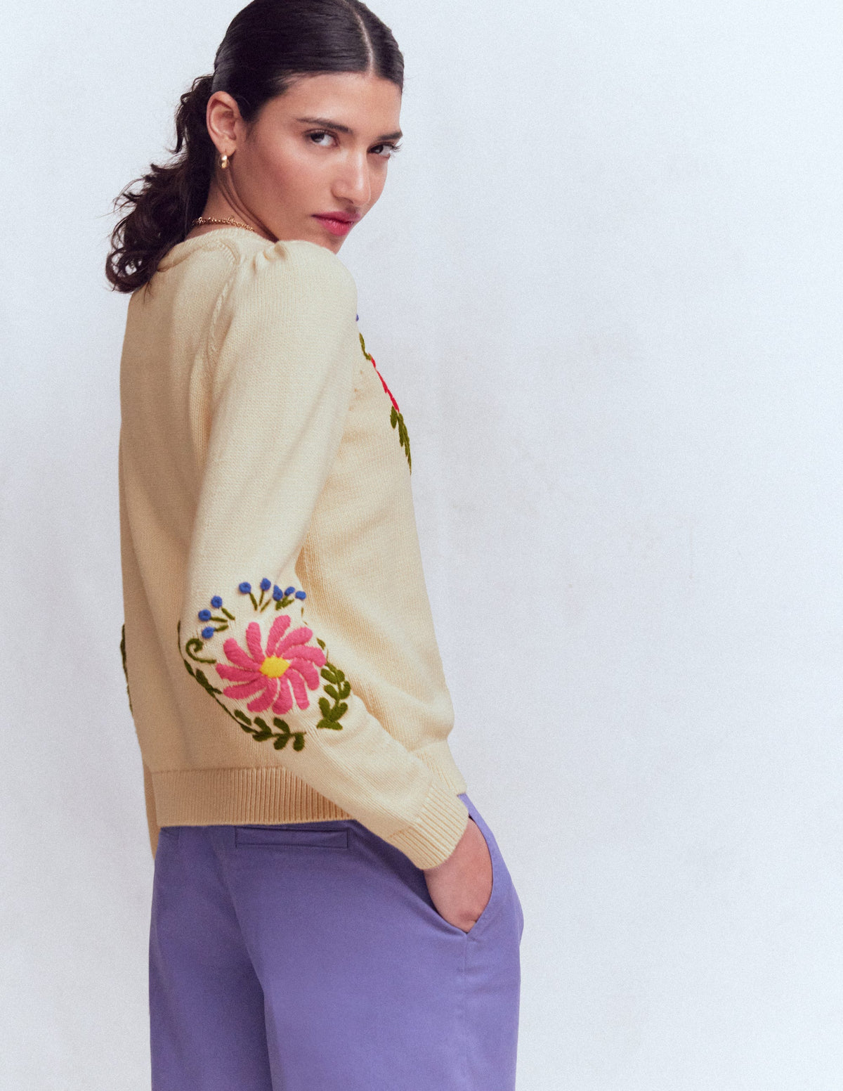 Davina Pullover mit Puffärmeln-Naturweiß mit Stickerei - Image 3