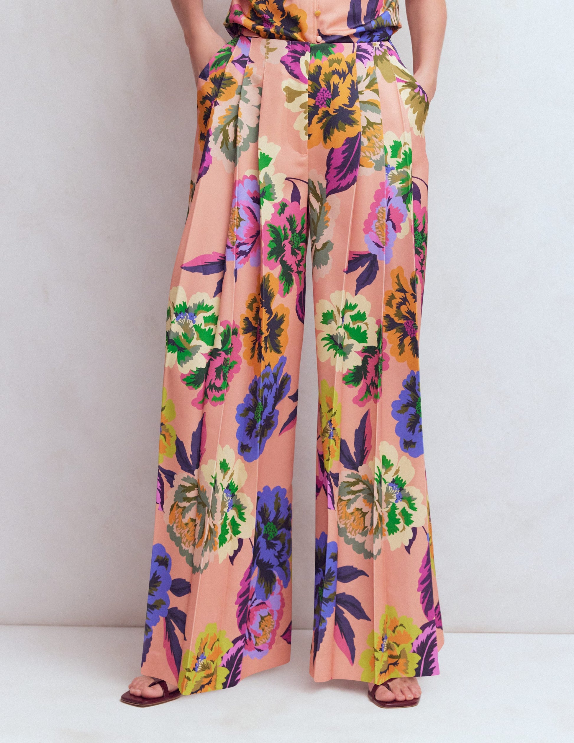 Regent Hose mit weitem Bein-Bunt, Opulente Blüten-4