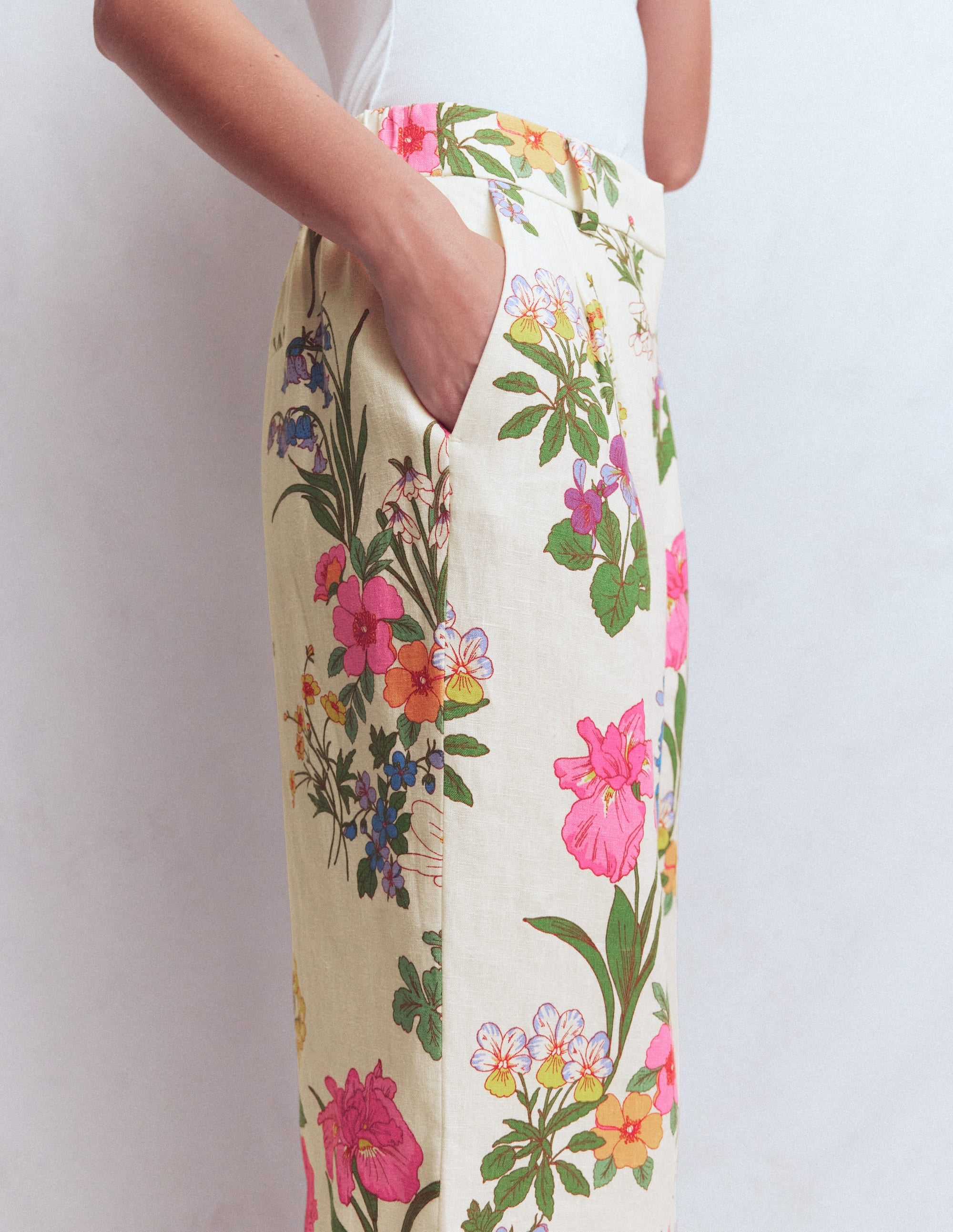 Kensington Leinenhose-Naturweiß, Zarte Blüten - Image 2