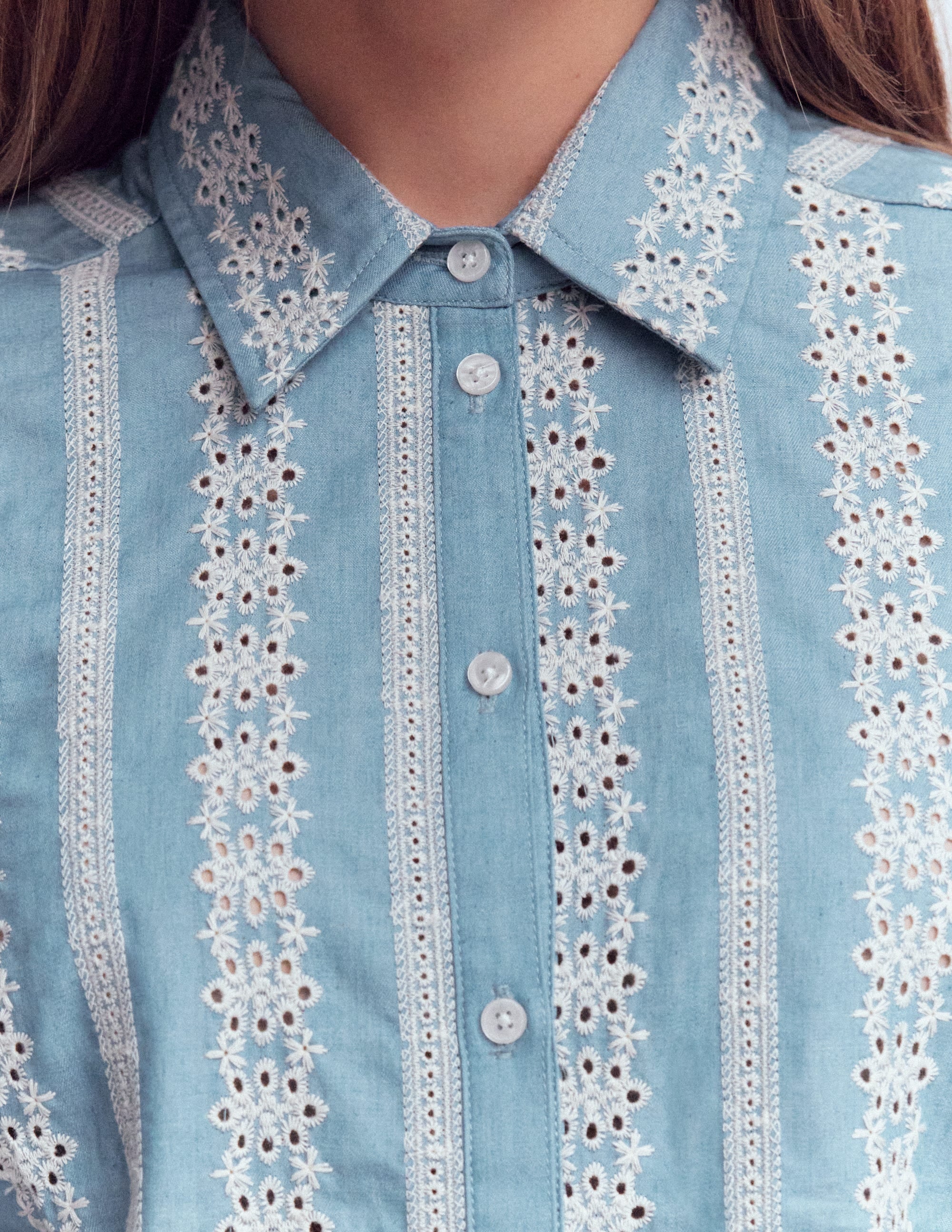 Cara Jeanshemd-Blau Lochstickerei - Image 2