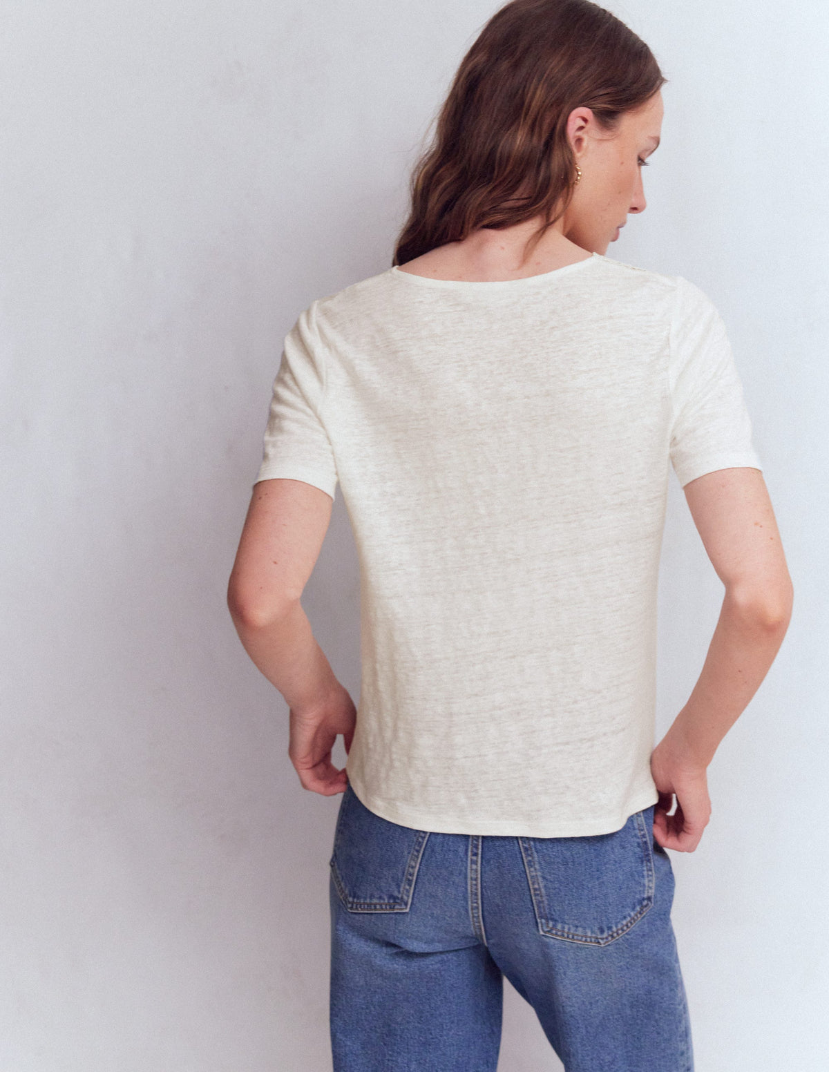 Tara T-Shirt aus Leinen mit Spitzenbesatz-Kokosnussmilch - Image 3