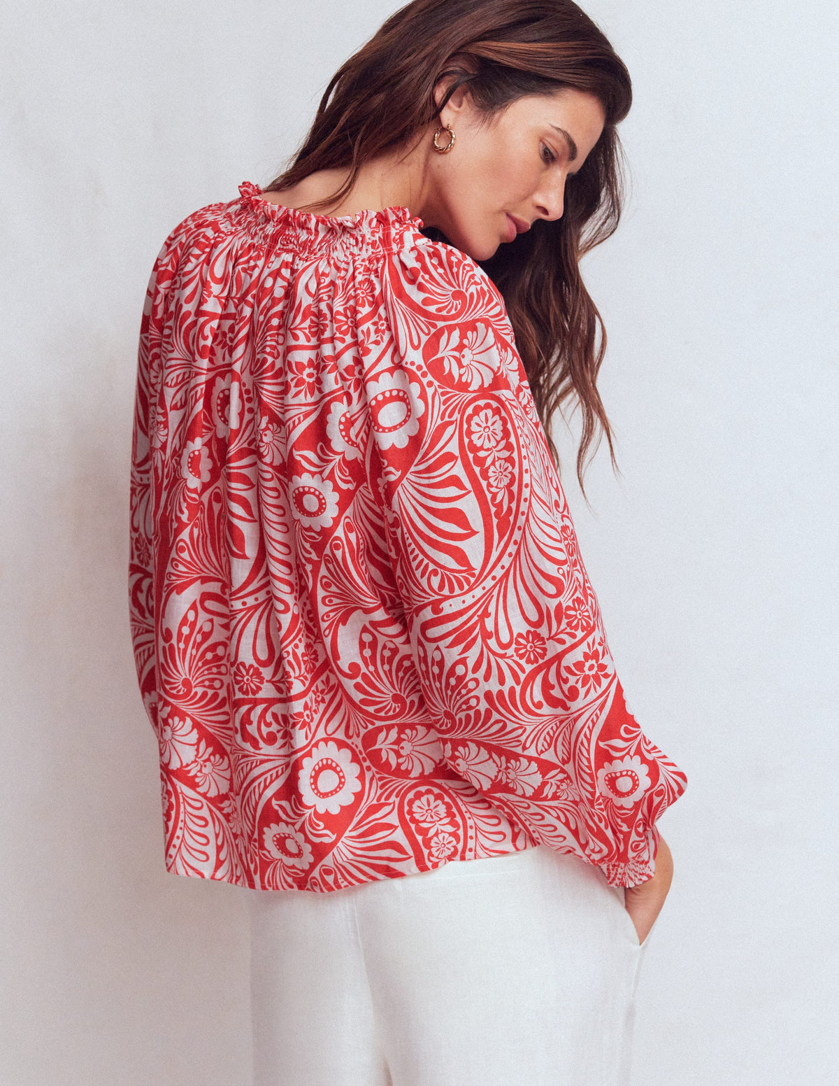Serena Pleat Neck Linen Top-Red, Enchanted Paisley - Image 3
