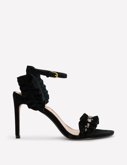 Absatzsandalen mit Faltendetail-Schwarz