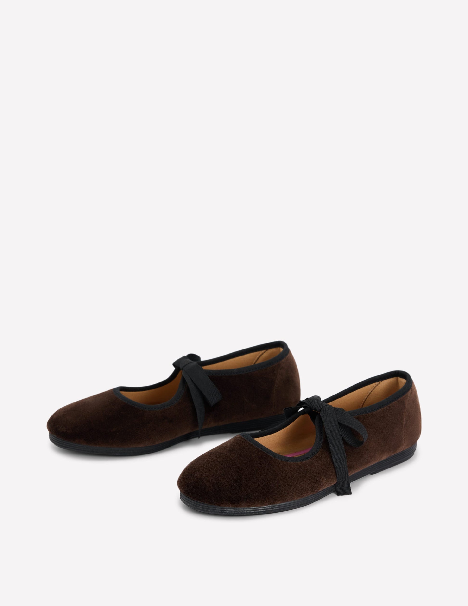Flexible Mary Janes mit Schnürung-Schoko-3