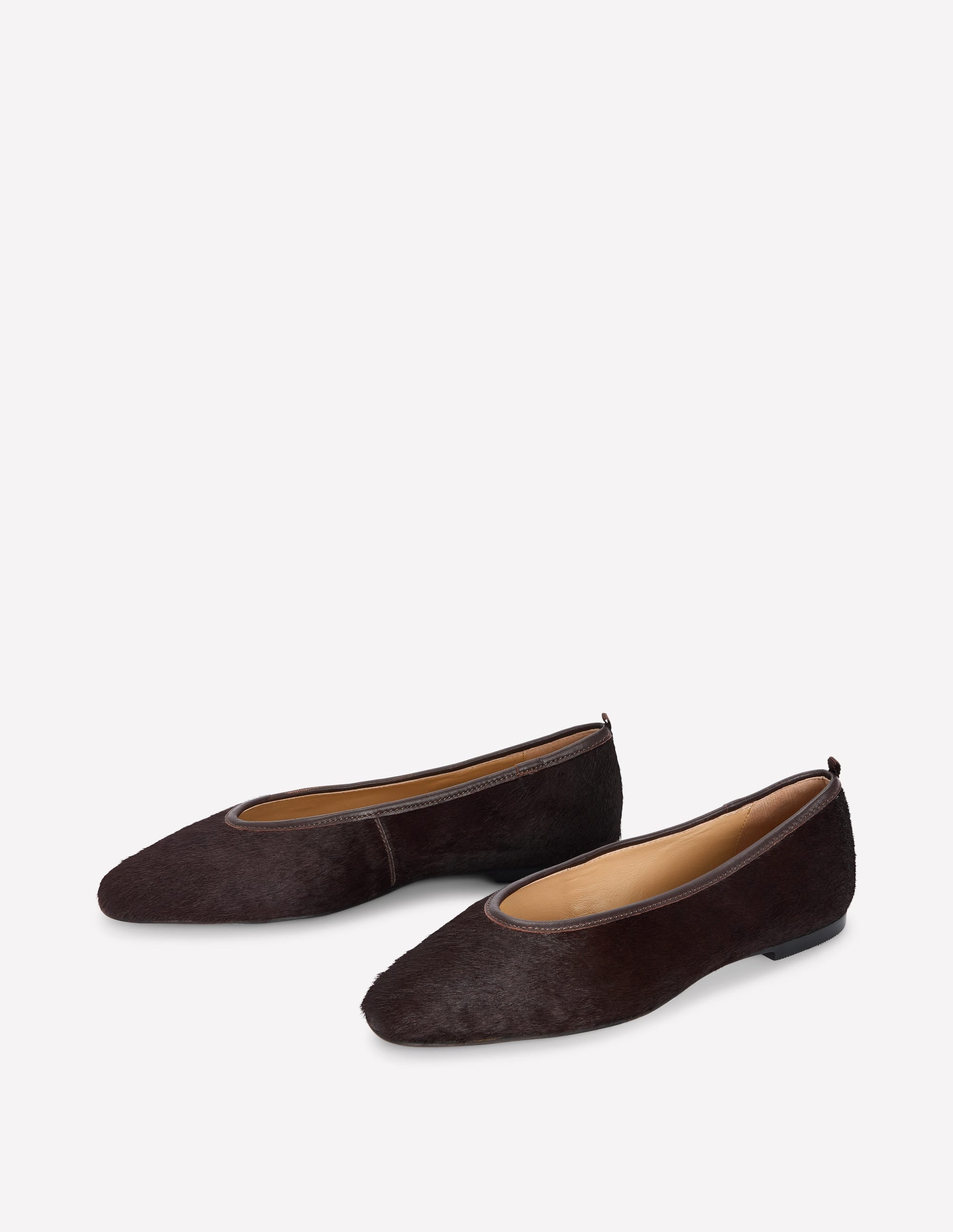 Nadia Flache Schuhe mit geformter Zehenpartie-Bitterschokolade - Image 3