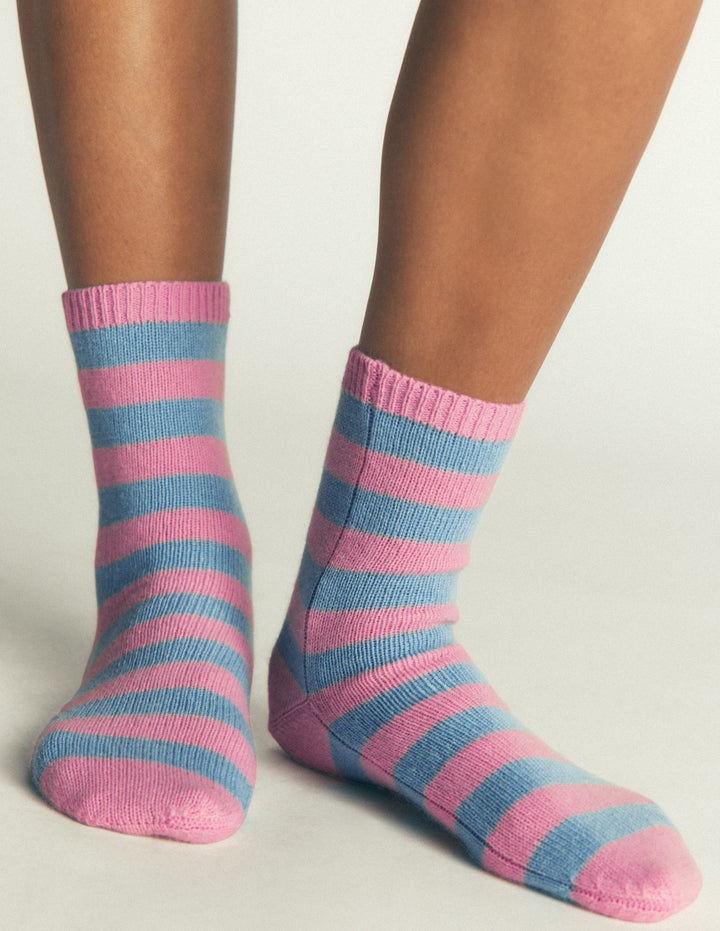 Kuschelige Stricksocken-Bunt