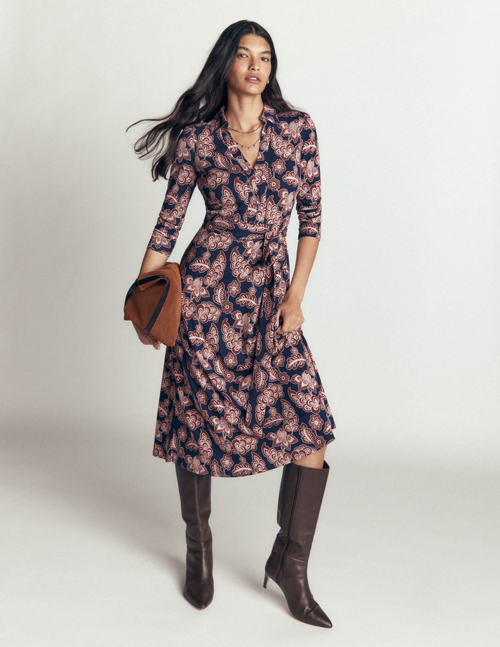 Imogen Jerseykleid mit Kragen-Marineblau, Rosa Wiesen - Image 1
