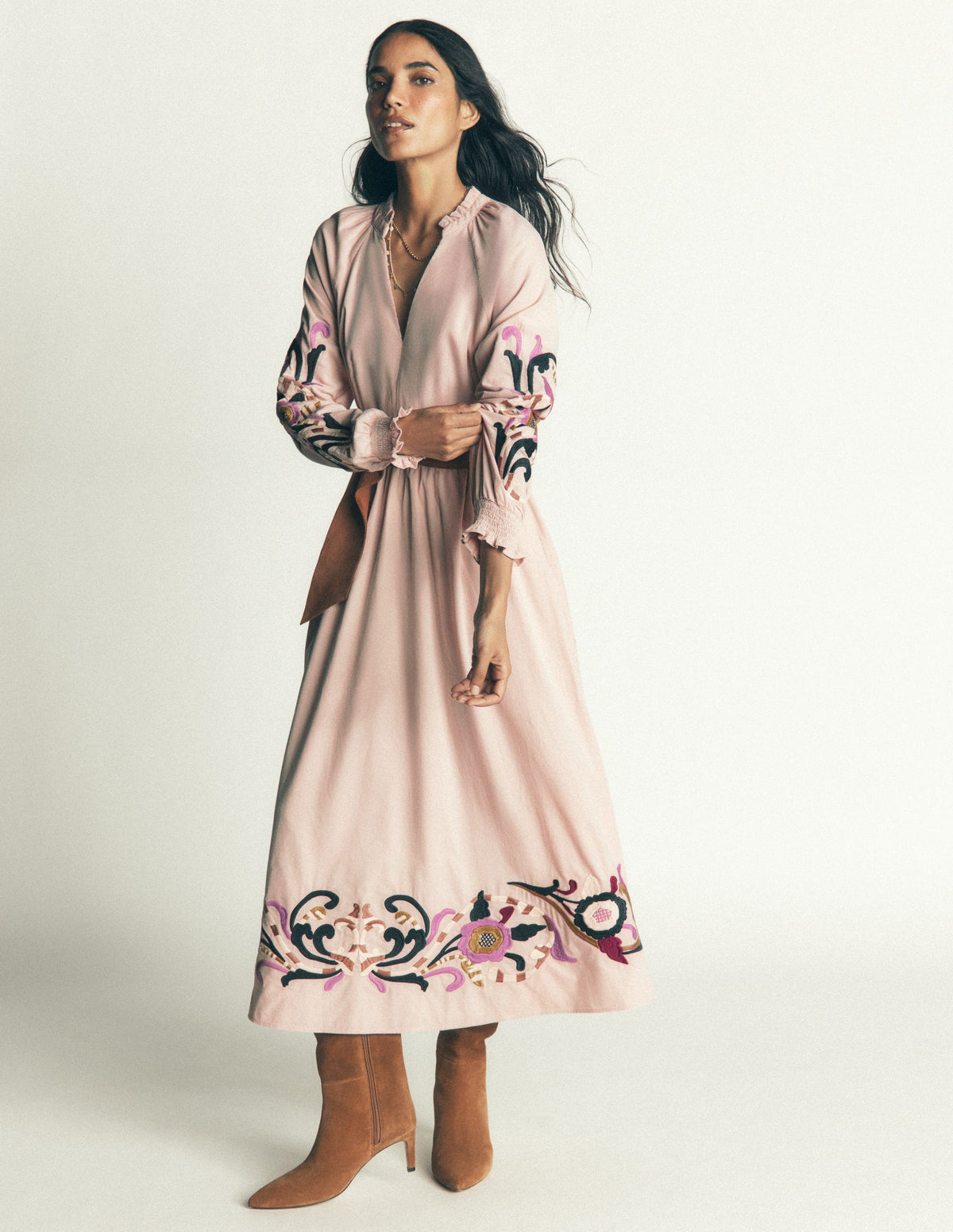 Gesmoktes Midikleid aus Cord-Mandelpfirsich, Stickerei-1