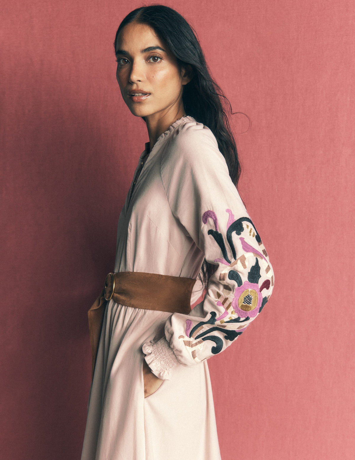 Robe midi smockée en velours côtelé-Pêche amande, broderie-5
