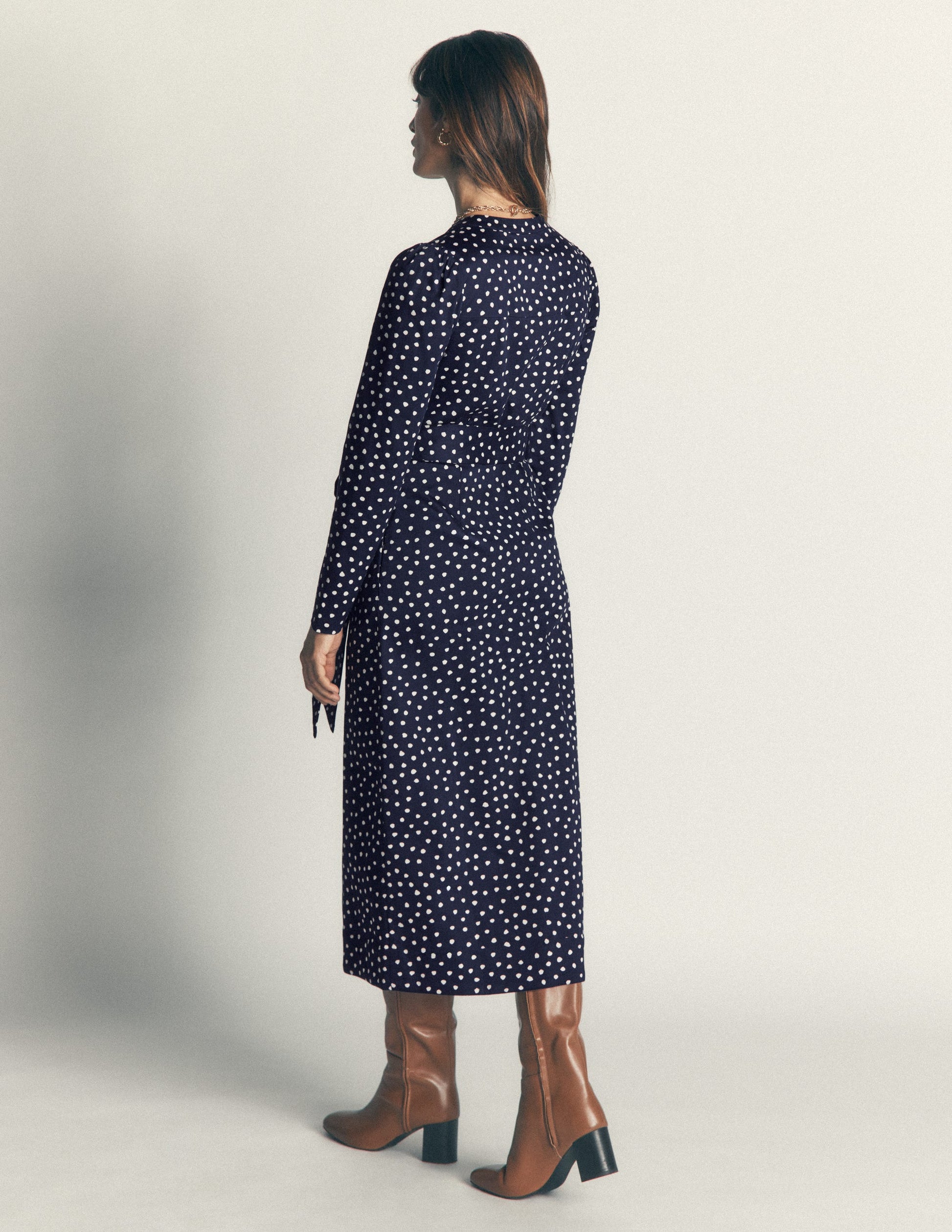 Louise Midi-Hemdblusenkleid-Französisches Marineblau, Gemalte Tupfen-3