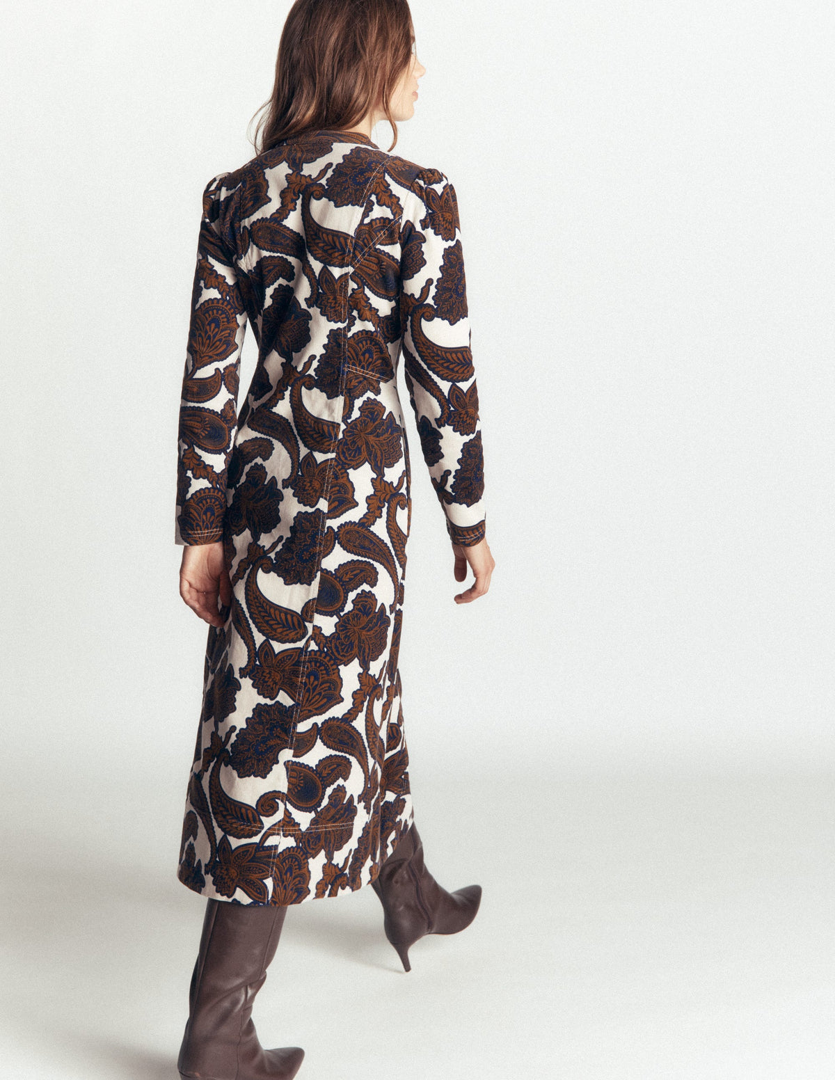 Una Cord-Midikleid-Mandelmilch Paisley-Bouquet-5
