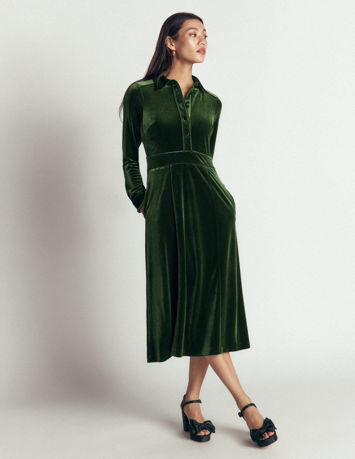 Etta Paspeliertes Samtkleid-Douglasie - Image 5