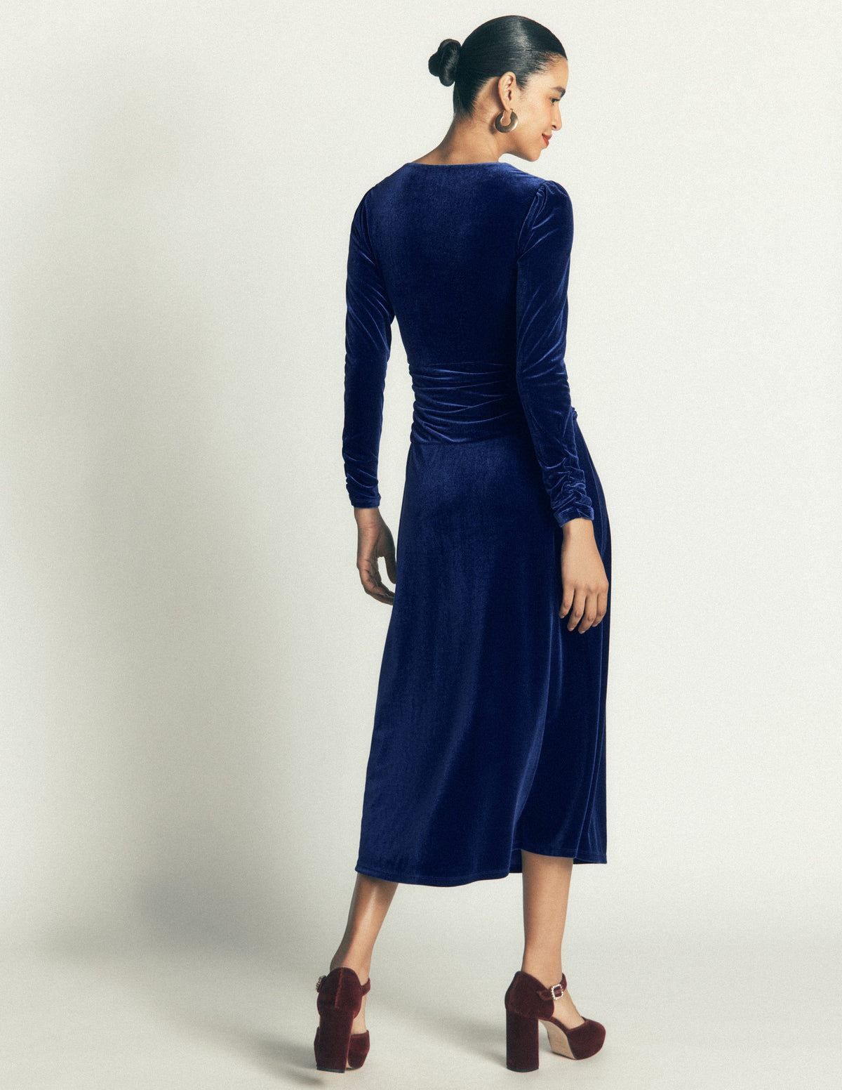 Mya Gerafftes Samt-Midikleid-Saphirblau - Image 3