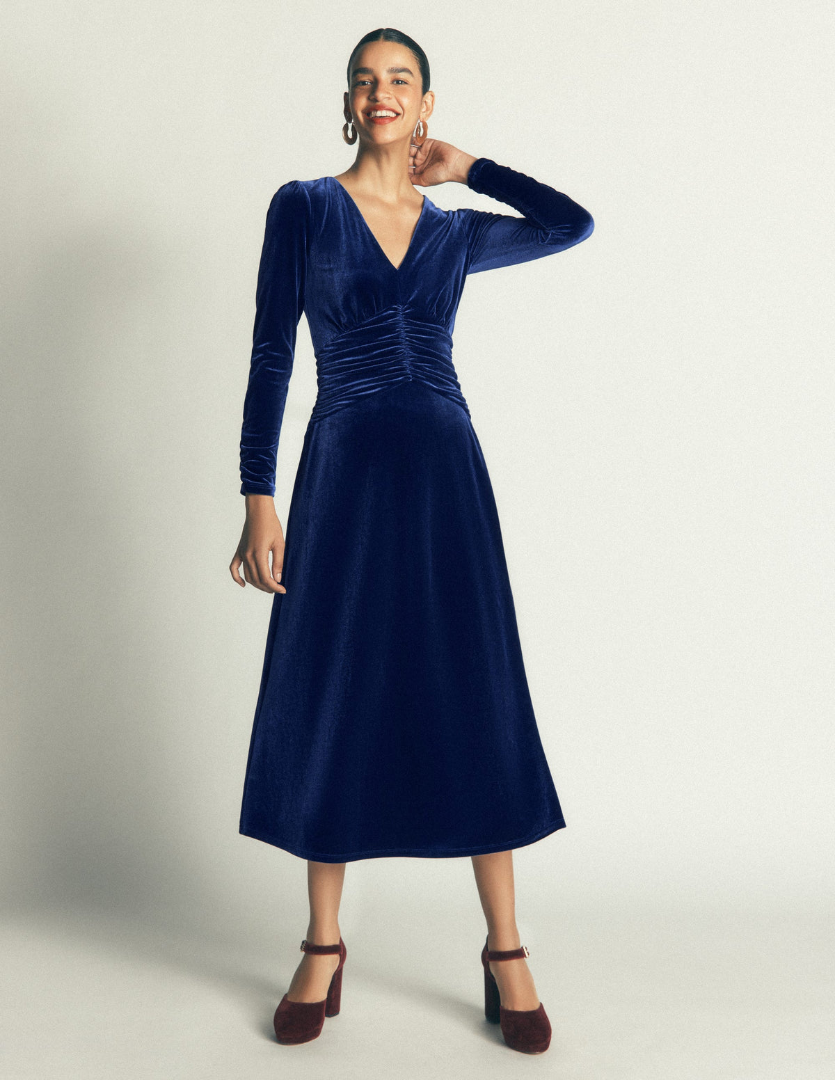 Mya Gerafftes Samt-Midikleid-Saphirblau - Image 4