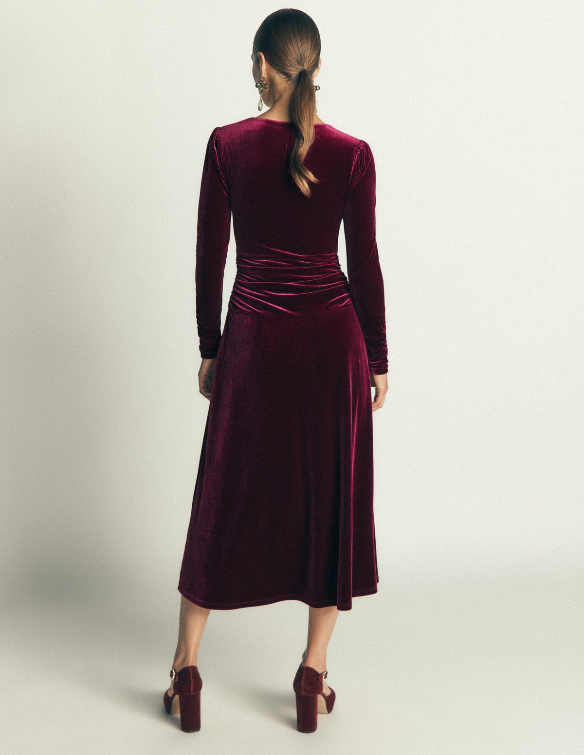 Mya Gerafftes Samt-Midikleid-Rote Beete-3