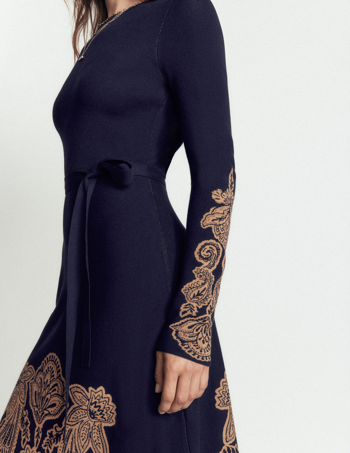 Midi-Jacquardkleid mit Rundhalsausschnitt-Marineblau Motivdruck - Image 6