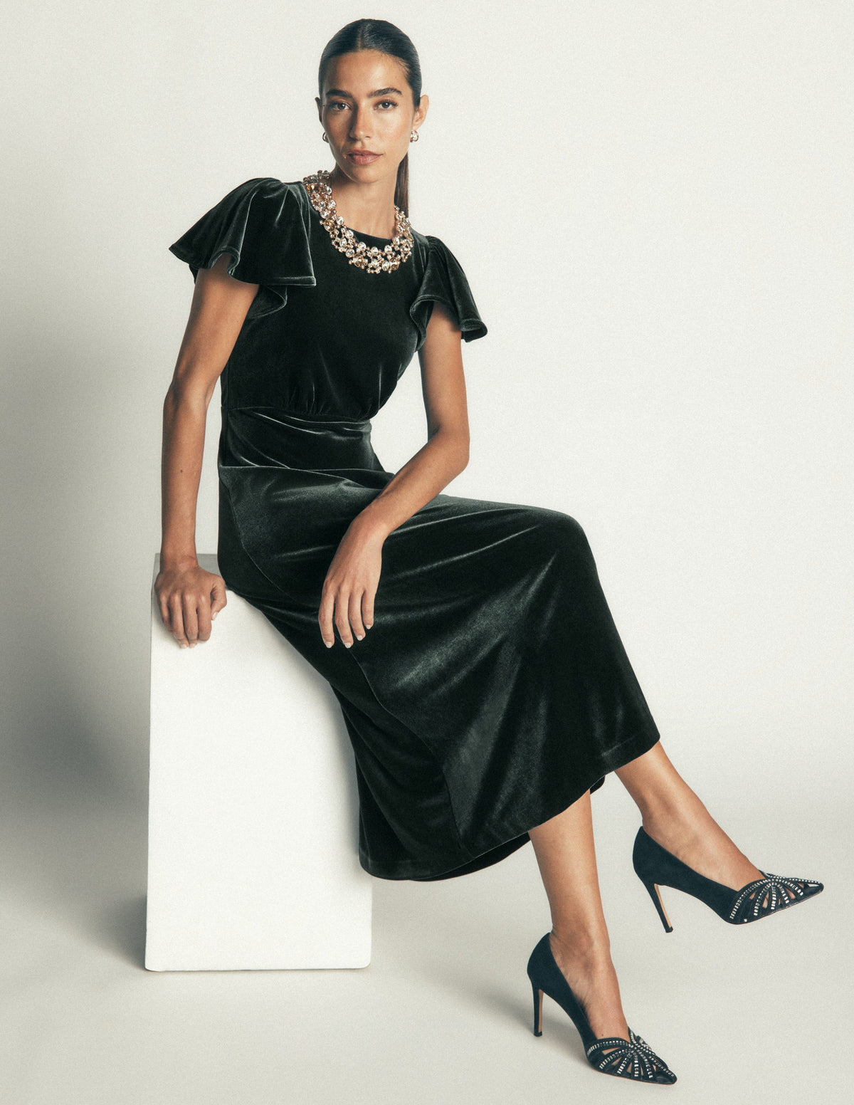 Samtkleid mit drapierten Ärmeln-Skarabäus-5
