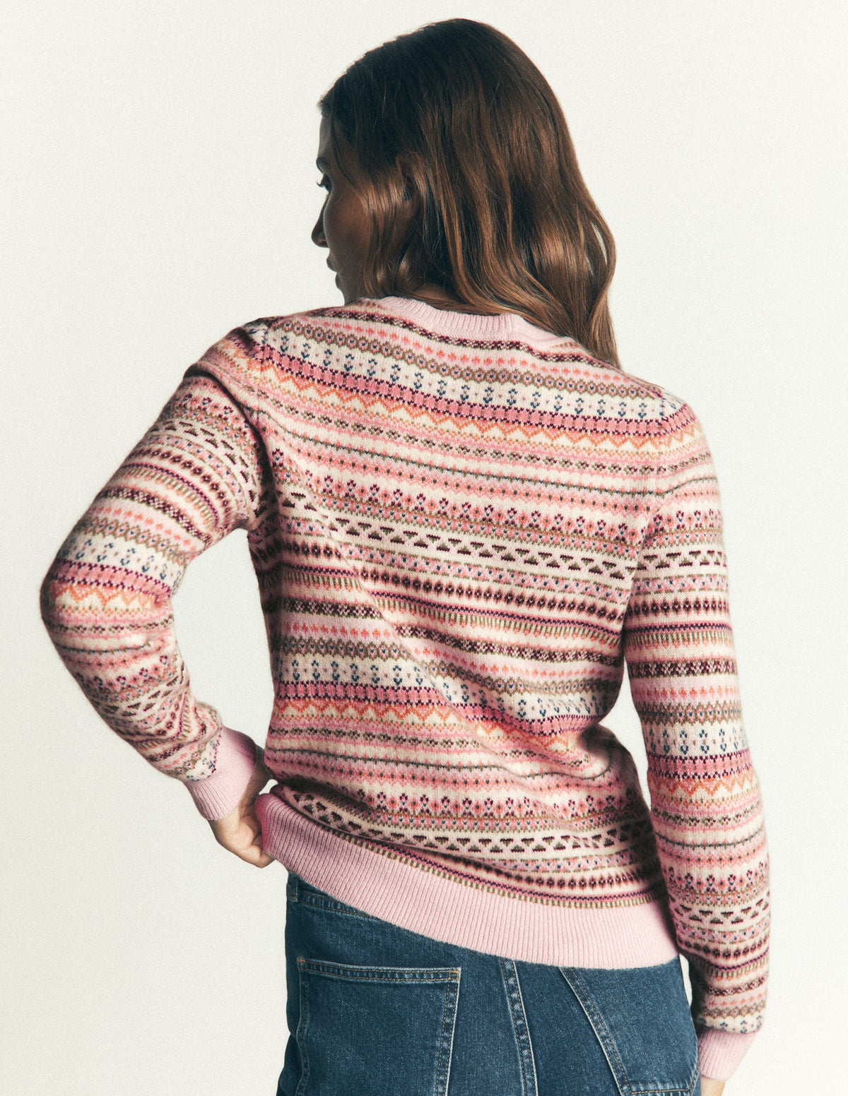 Edie Fair-Isle-Pullover-Rosa durchgehendes Fair-Isle-Muster - Image 3