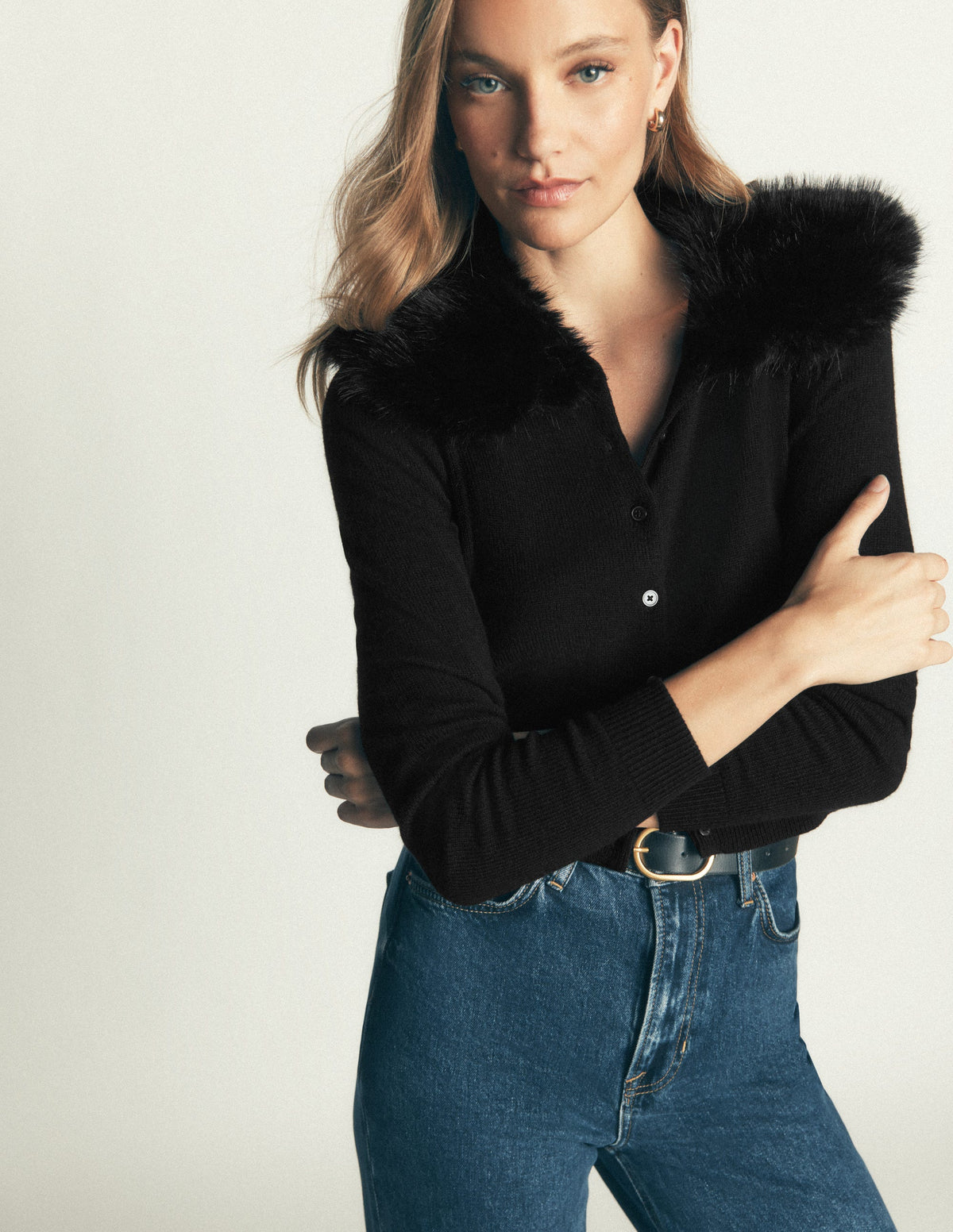 Verkürzte Strickjacke mit Fellkragen-Schwarz-5