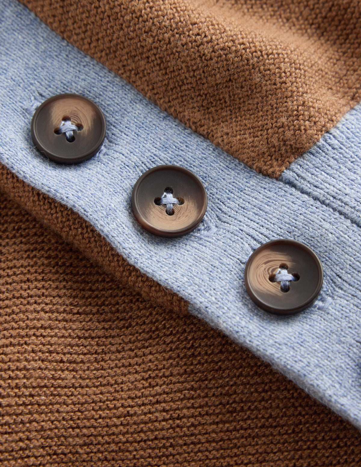 Grace Pullover in Blockfarben-Camel, Blau-6