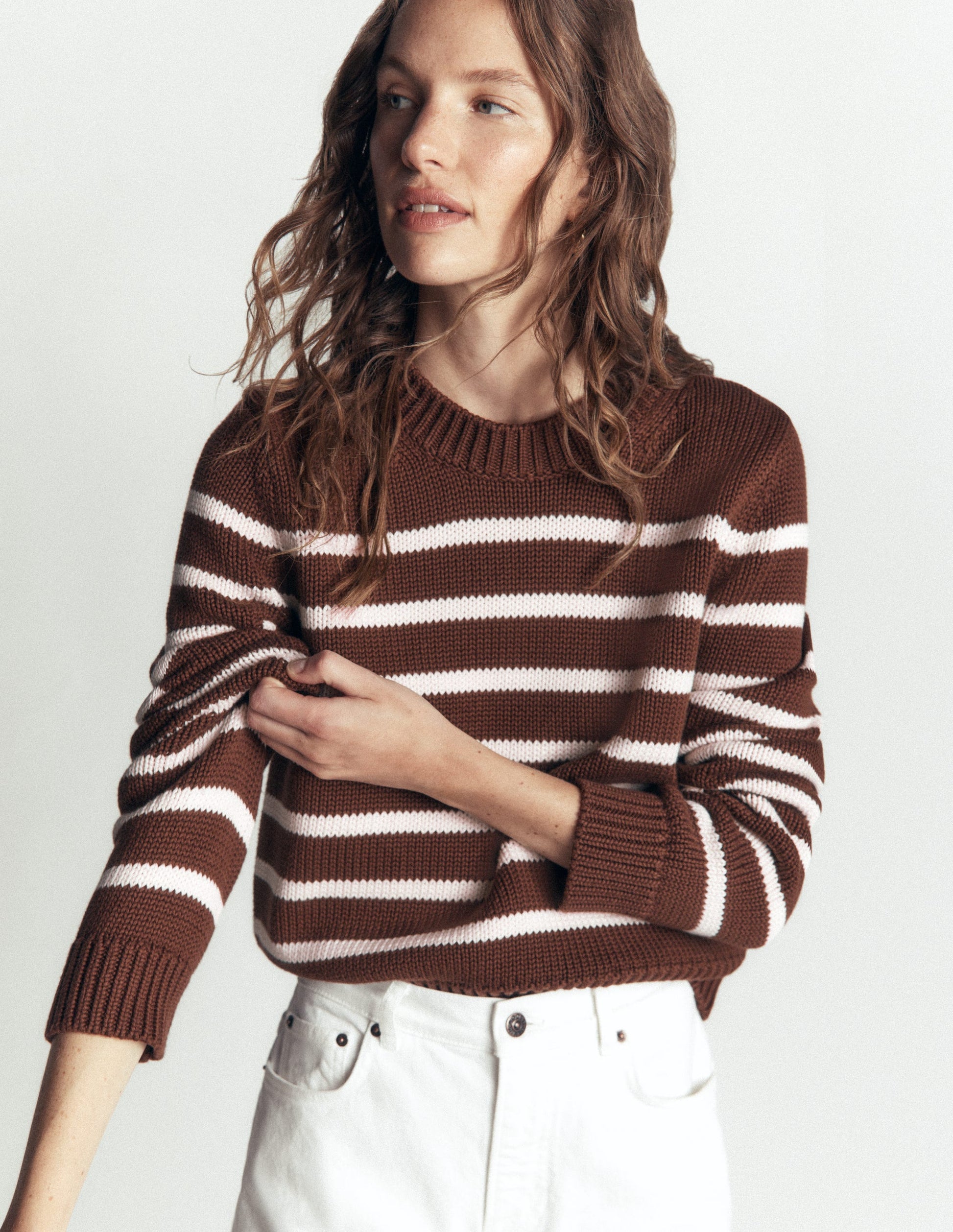 Lucy Grob gestrickter Baumwollpullover-Braun, Naturweiß Streifen-2