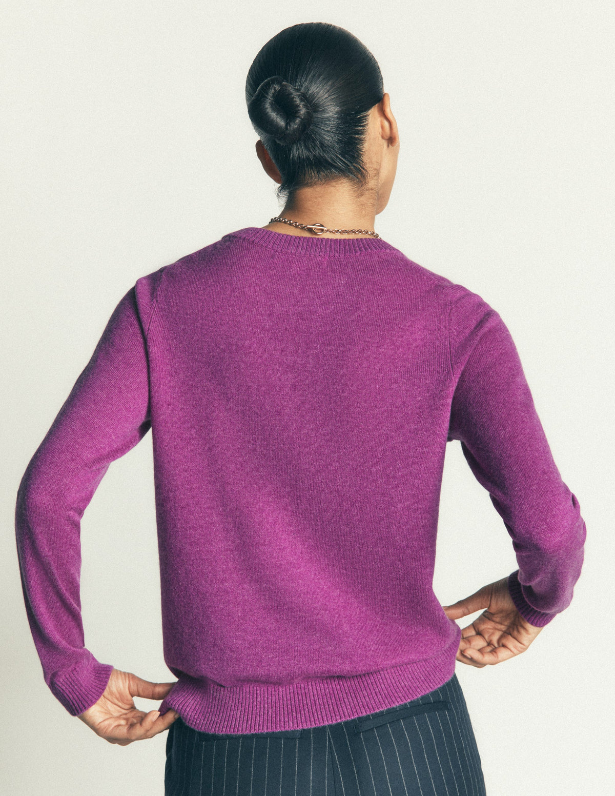 Elsie Kaschmirpullover mit Rundhalsausschnitt-Königliches Lila - Image 3