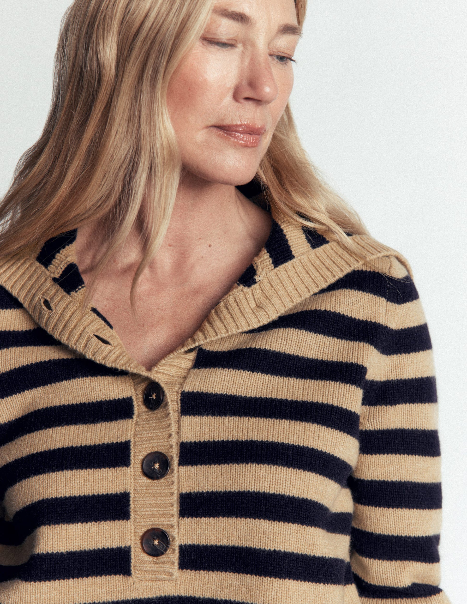 Marta Matrosen-Oberteil aus Merinowolle-Kamelbraun, Marineblau Streifen-3