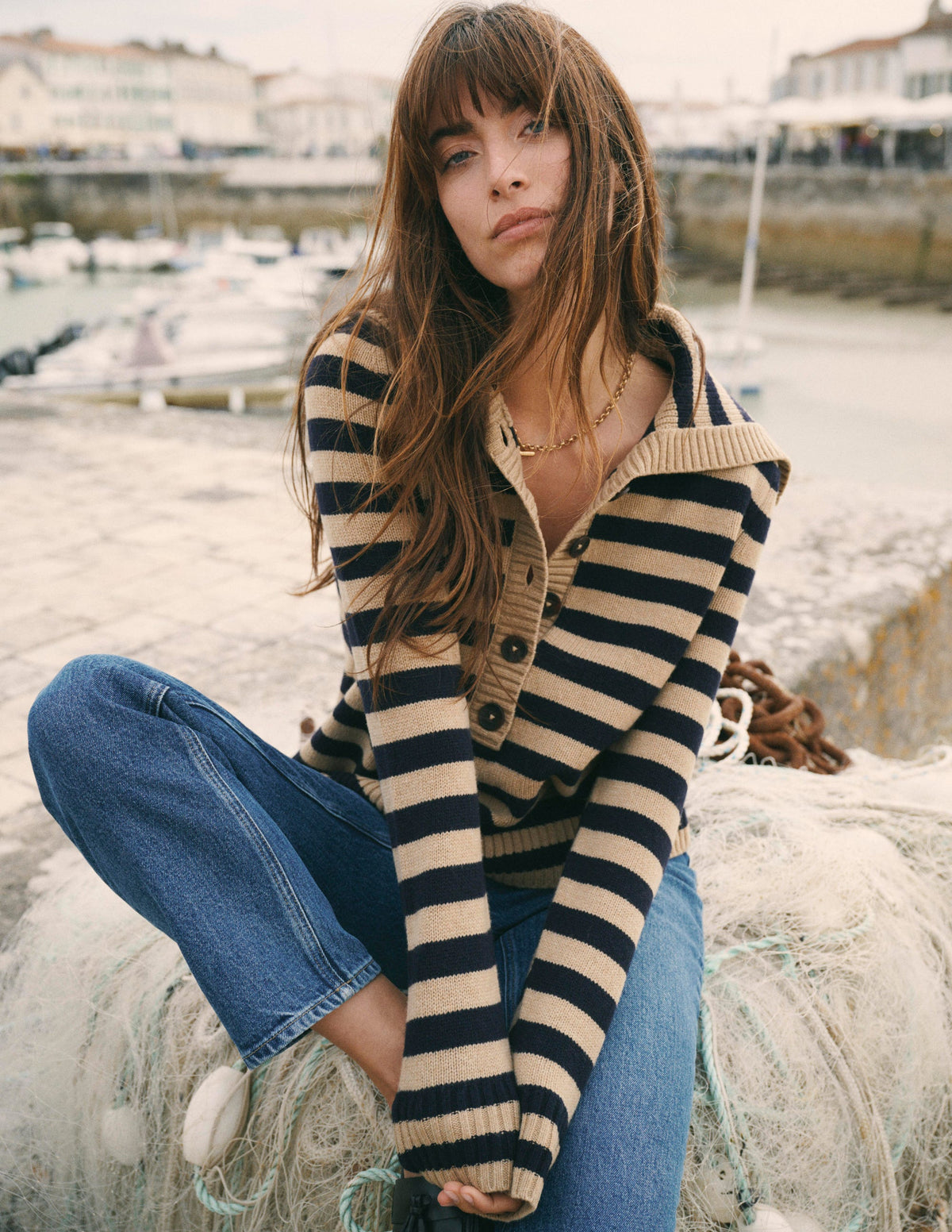 Marta Matrosen-Oberteil aus Merinowolle-Kamelbraun, Marineblau Streifen - Image 1