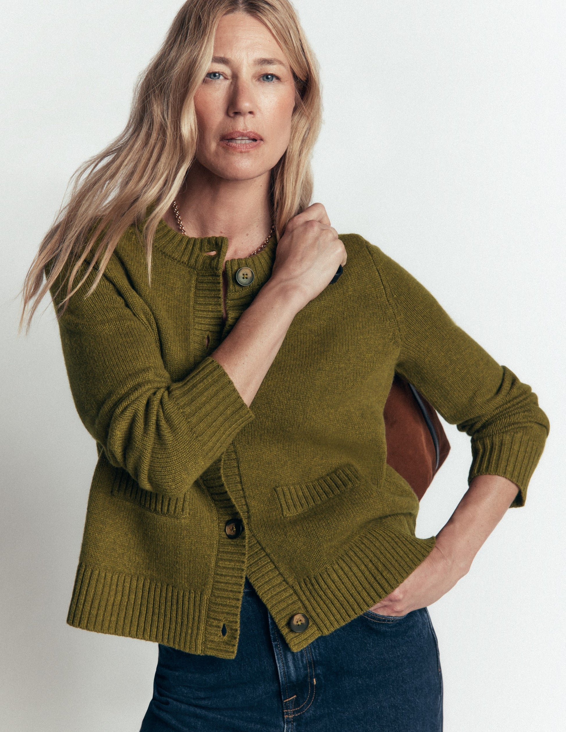 Marta Strickjacke aus Merinowolle-Ockergrün-1