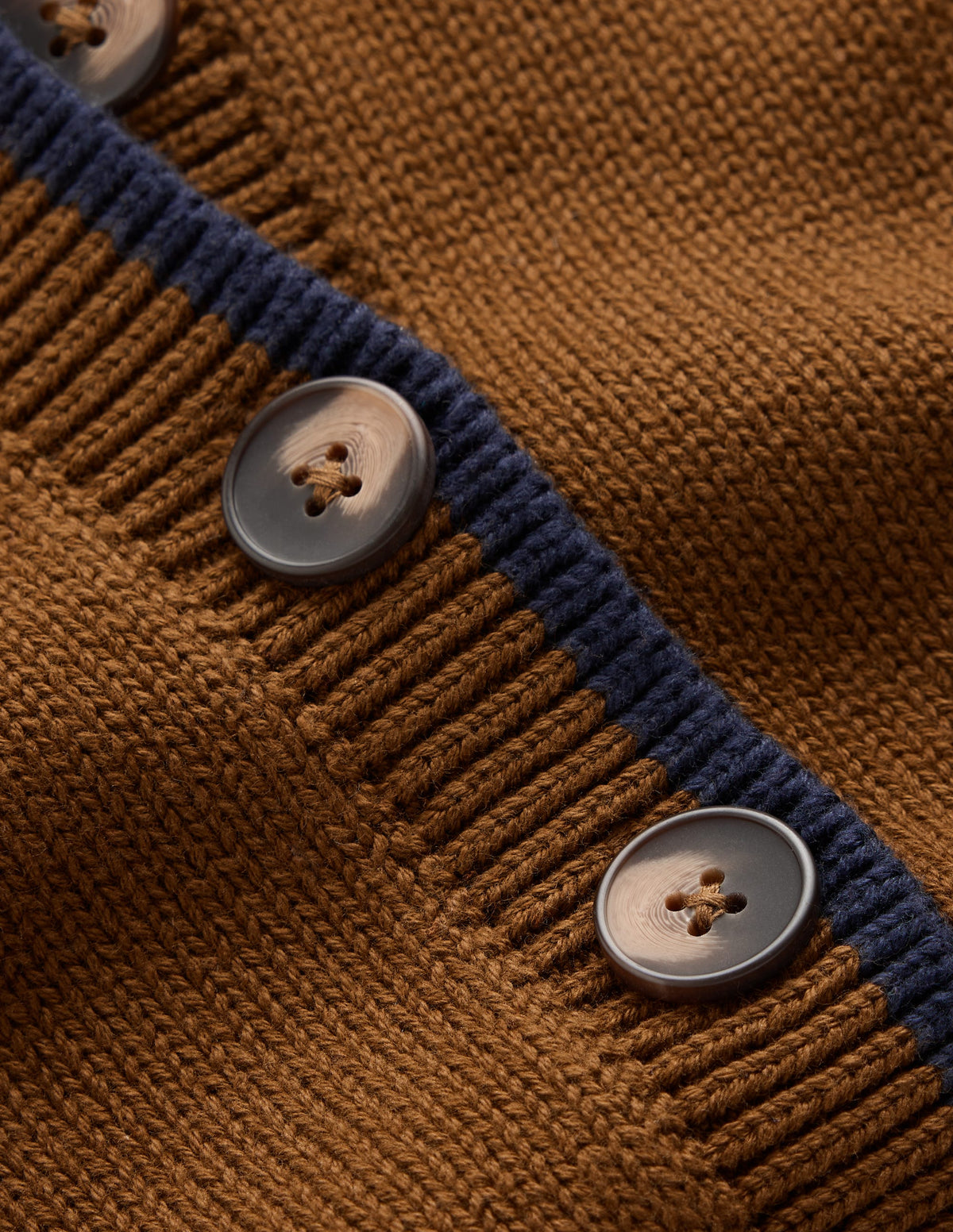Lara Baumwollpullover mit Knopfleiste-Lebkuchen - Image 6