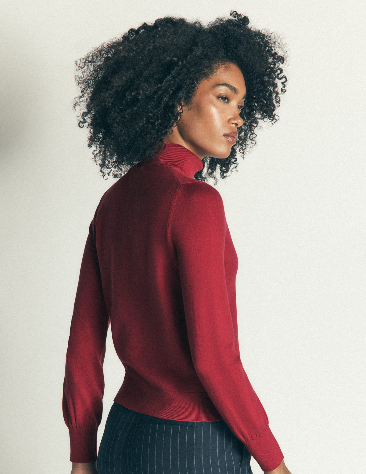 Camilla Rollkragenpullover-Erdiges Rot - Image 3