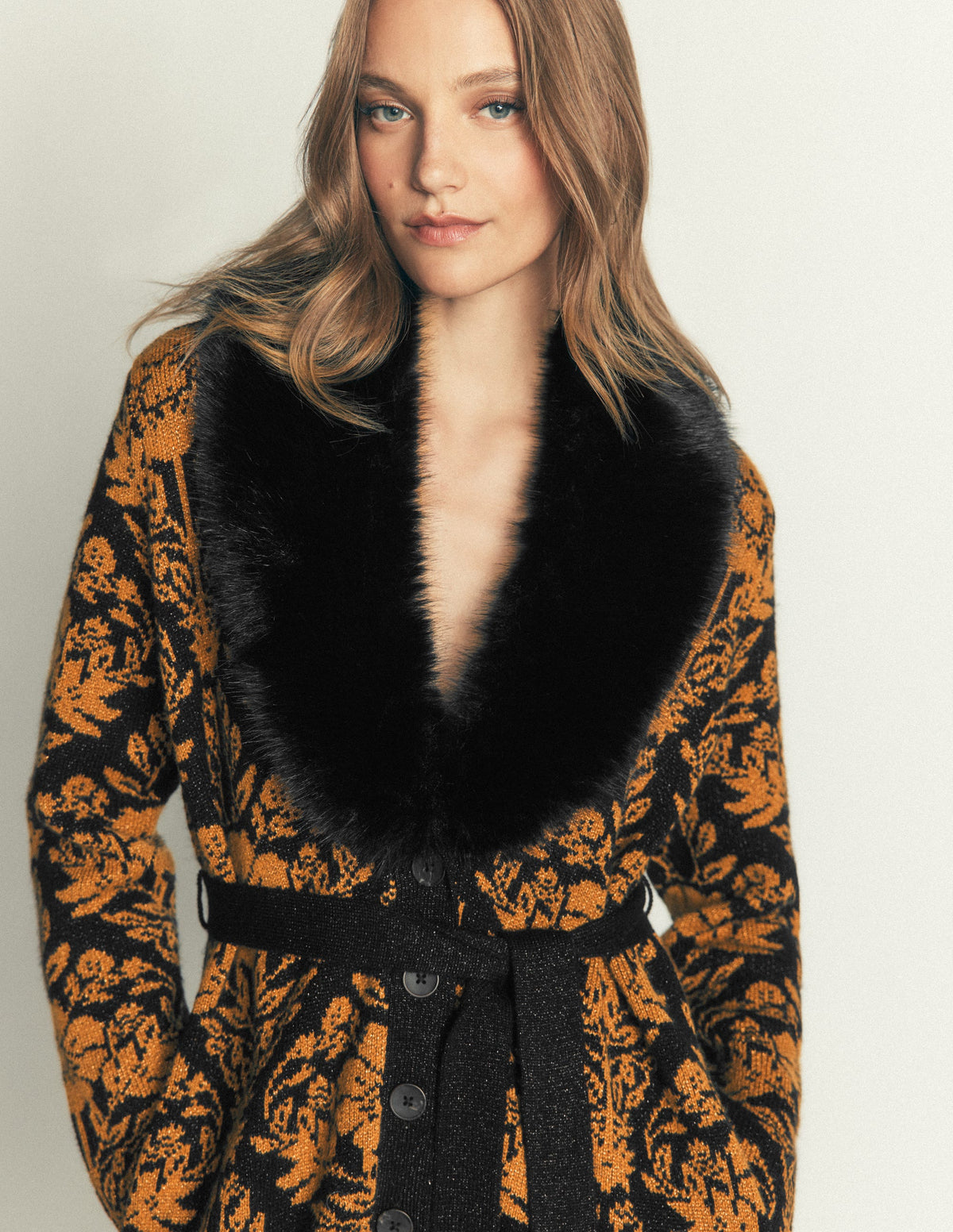 Wickelstrickjacke mit Gürtel-Metallic-Schwarz Gold Jacquard-3