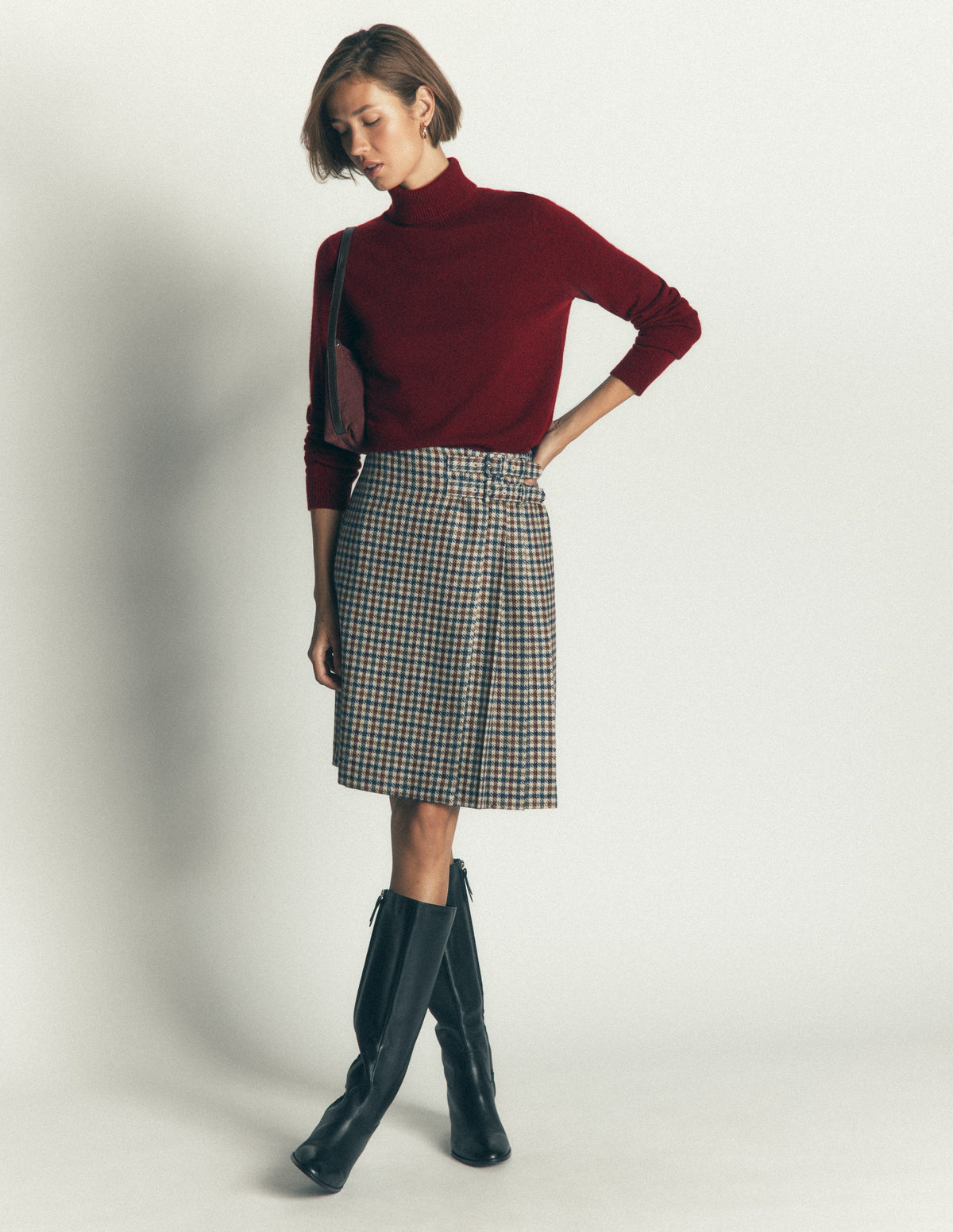 Pull col roulé Elsie en cachemire-Bordeaux profond-4