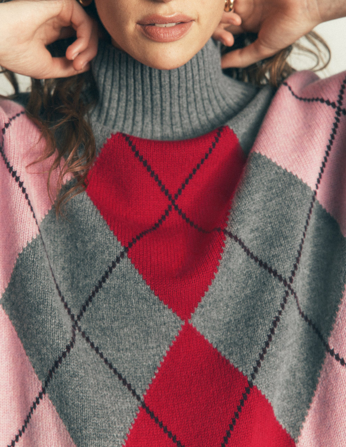 Marta Langer Merino-Pullover-Grau, Rot, Rosa Argyle - Image 2