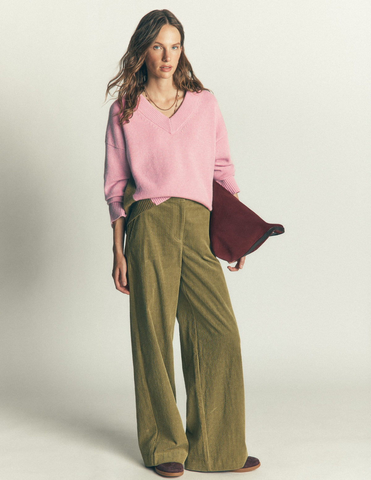Marta Merino-Pullover mit V-Ausschnitt-Rosé, Grün Color Blocking - Image 5