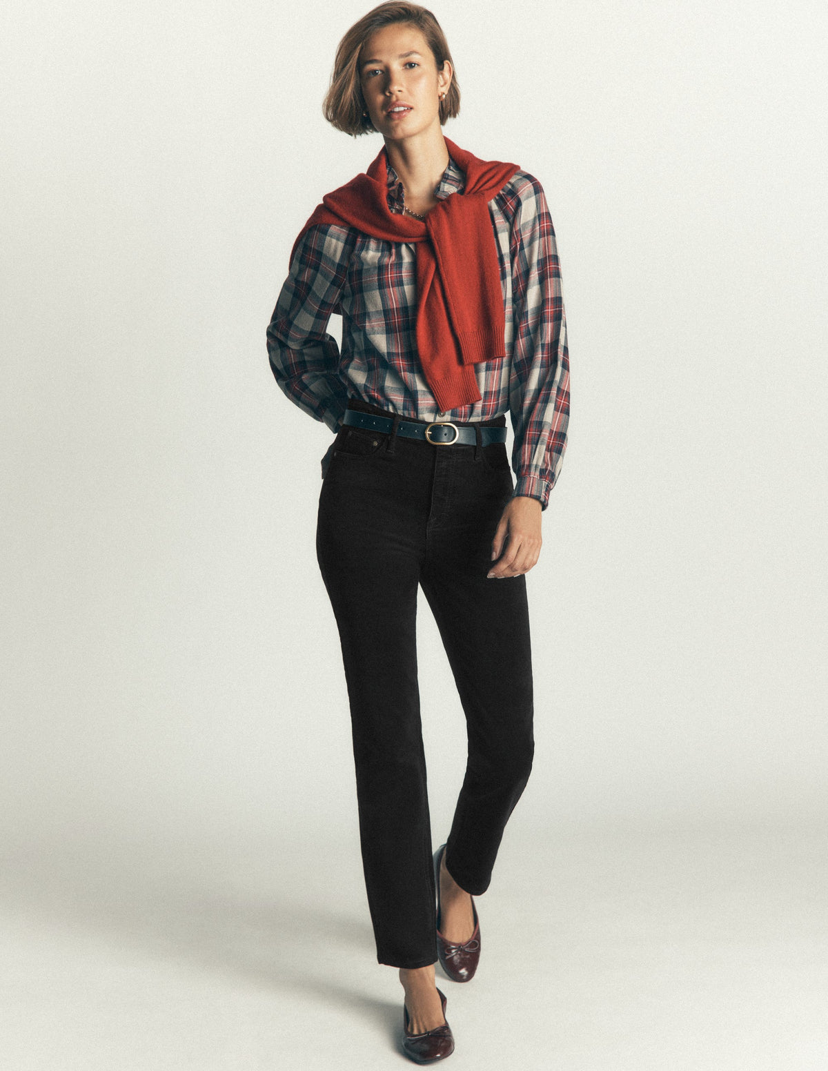 Schmal geschnittene Cord-Jeans mit hohem Bund-Schwarz - Image 1