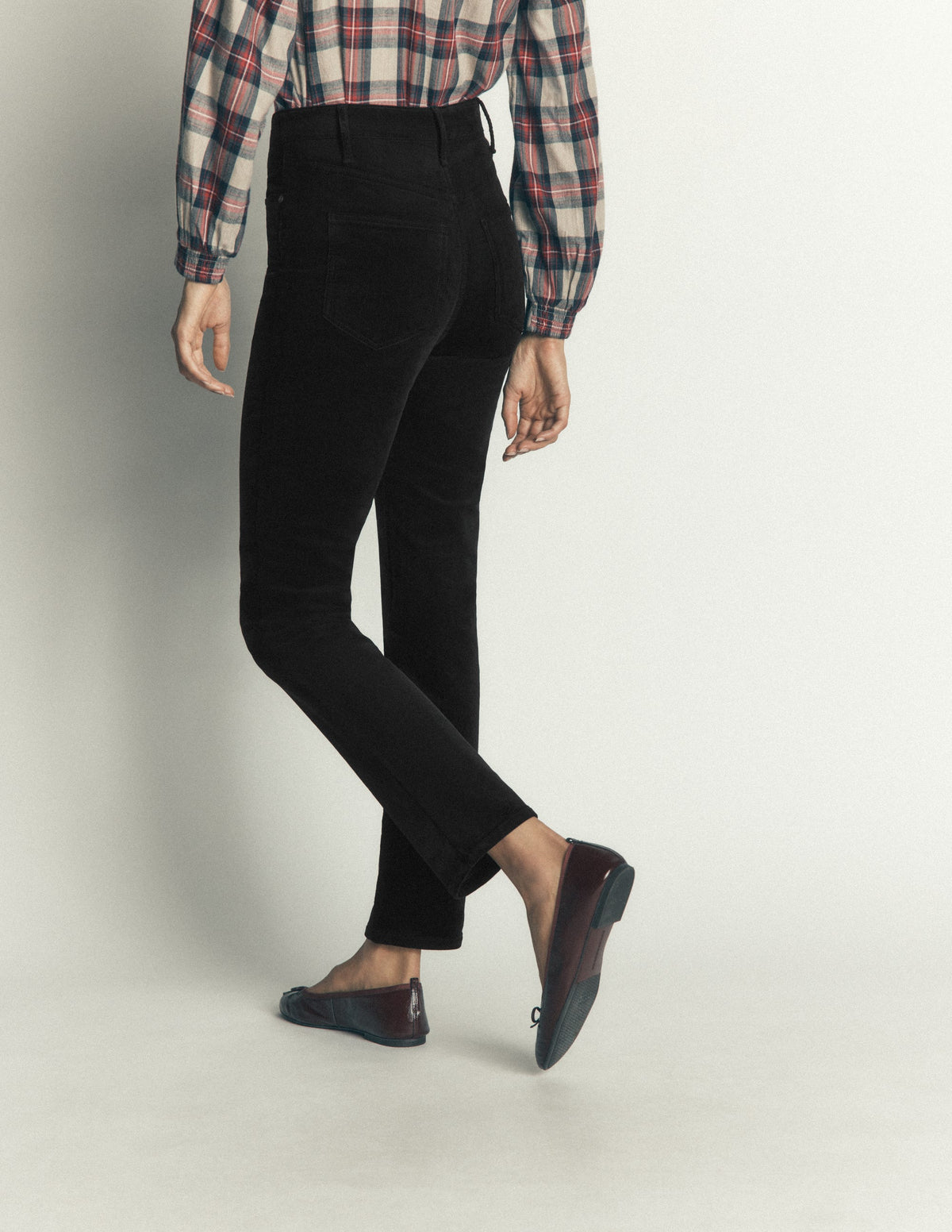 Schmal geschnittene Cord-Jeans mit hohem Bund-Schwarz-3