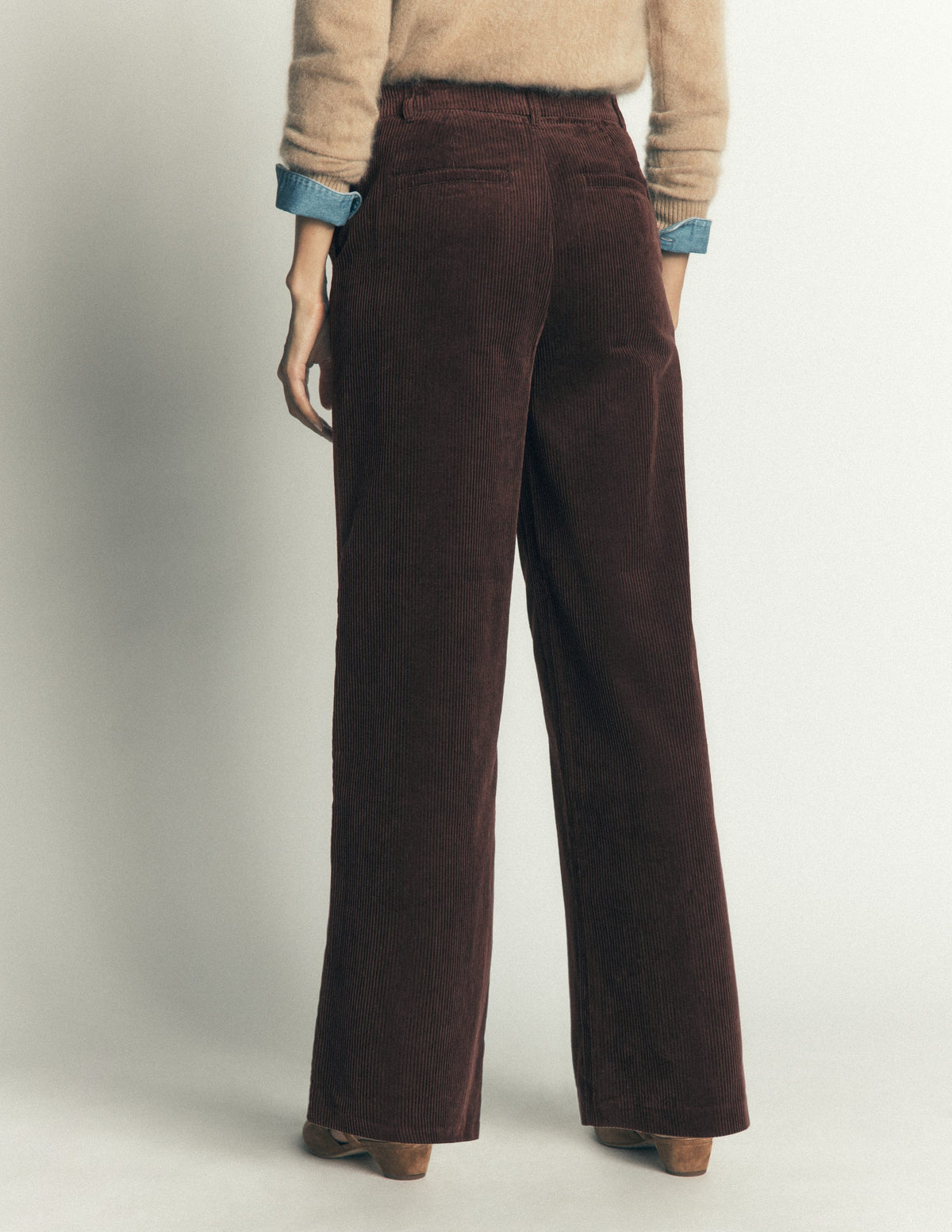 Belgravia Hose aus Jumbo-Cord-Bitterschokolade-3