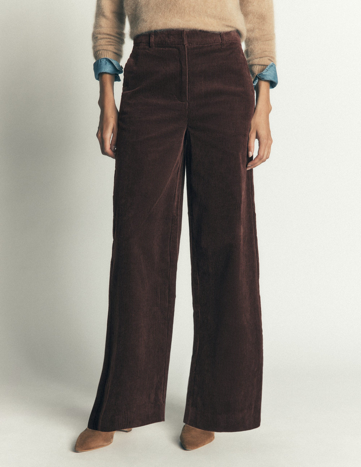Belgravia Hose aus Jumbo-Cord-Bitterschokolade-4