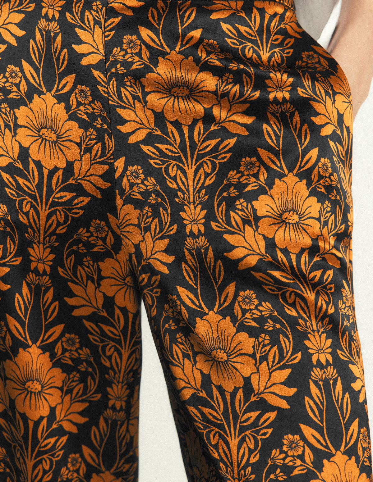 Hose mit Federbesatz-Blühender Zweig - Image 3