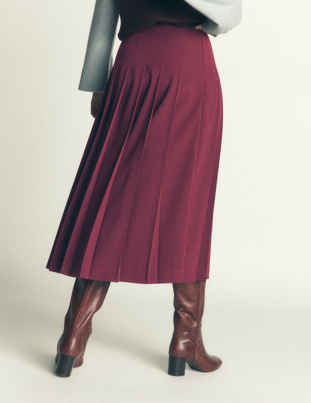 Plissierter Midirock mit seitlichem Schlitz-Dunkle Kirsche-3