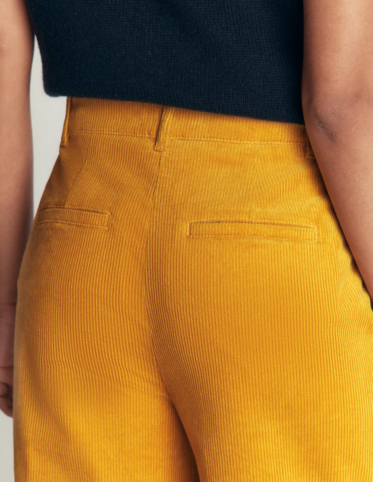 Belgravia Cordhose-Goldenes Roggenfeld-3