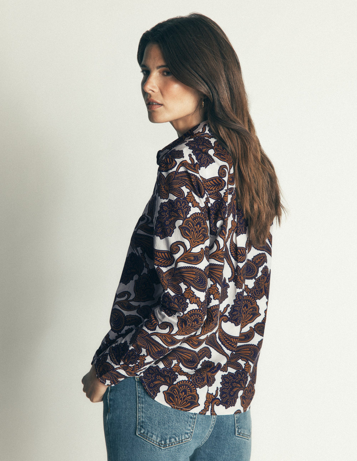 Das neue Sienna Baumwollhemd-Mandelmilch, Paisley-Bouquet-3