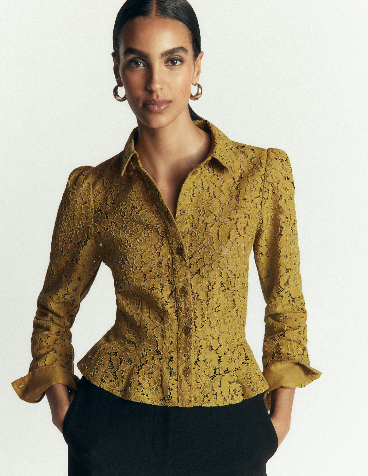 Julia Spitzenhemd mit Abnähern-Olive - Image 1